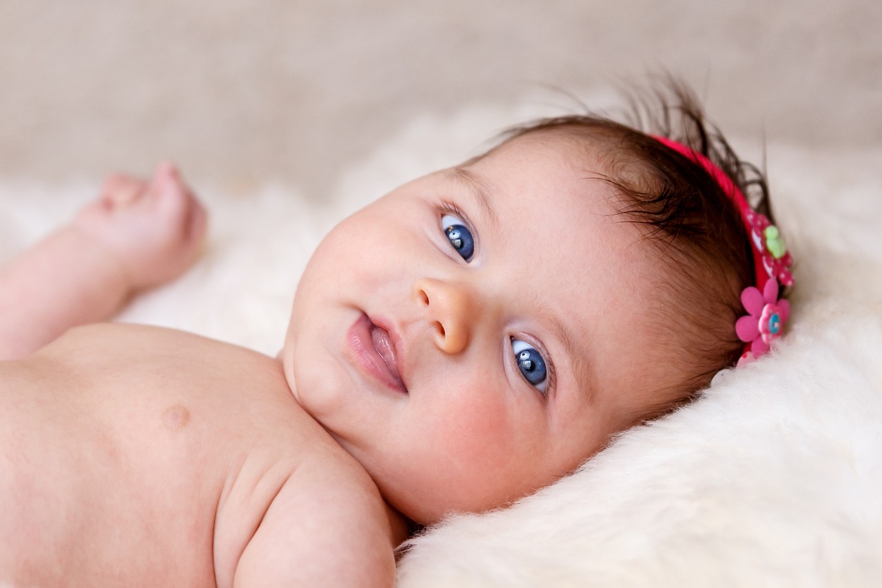 infant, flowers in hair, headband-1232243.jpg