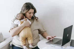 Retour au travail après un congé maternité : Préparer une transition en douceur